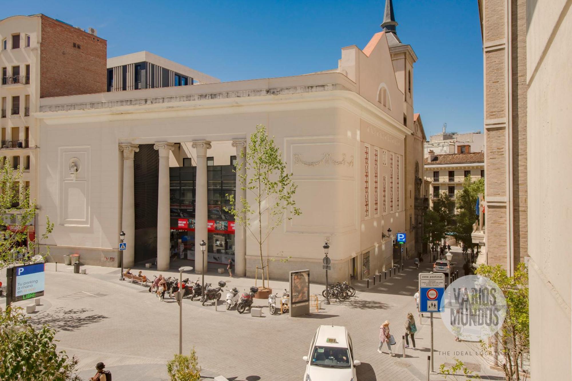 Un Madrid Historico Para 4, En Plaza Del Carmen E2, Madrid
